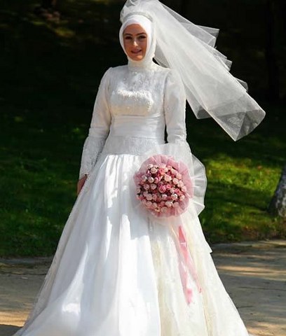 Kapalı giyim gelinlik